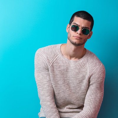 man-wearing-sunglasses-PRMTA5A.jpg